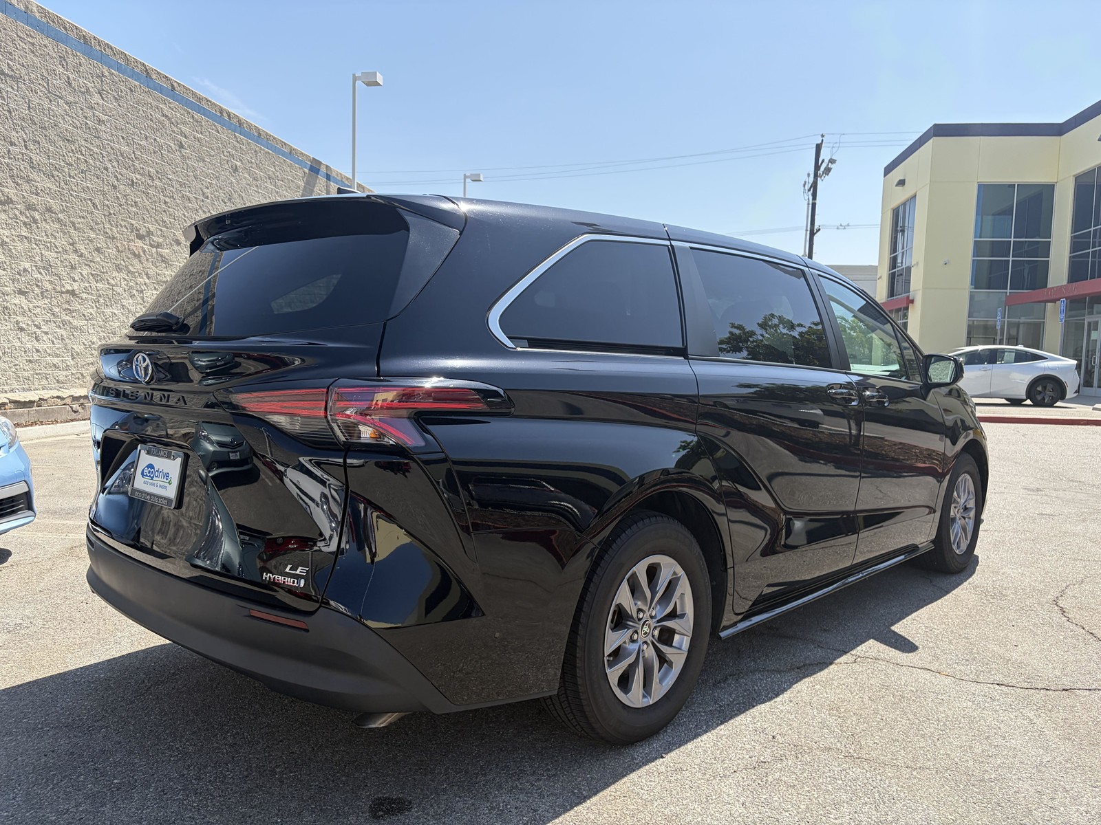2022 Toyota Sienna LE - Photo 6