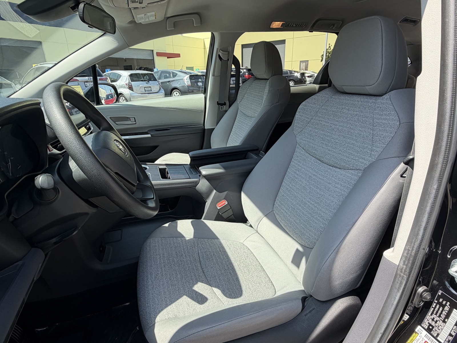 2022 Toyota Sienna LE - Photo 13