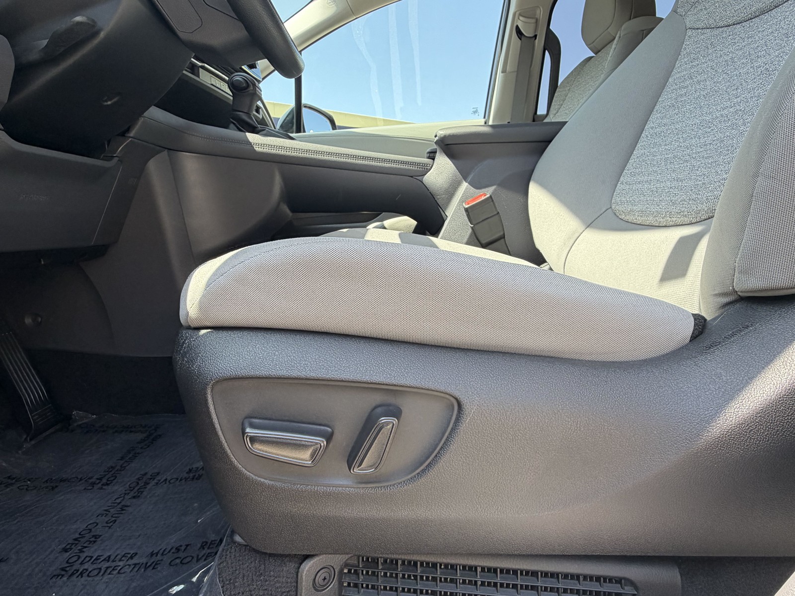 2022 Toyota Sienna LE - Photo 14