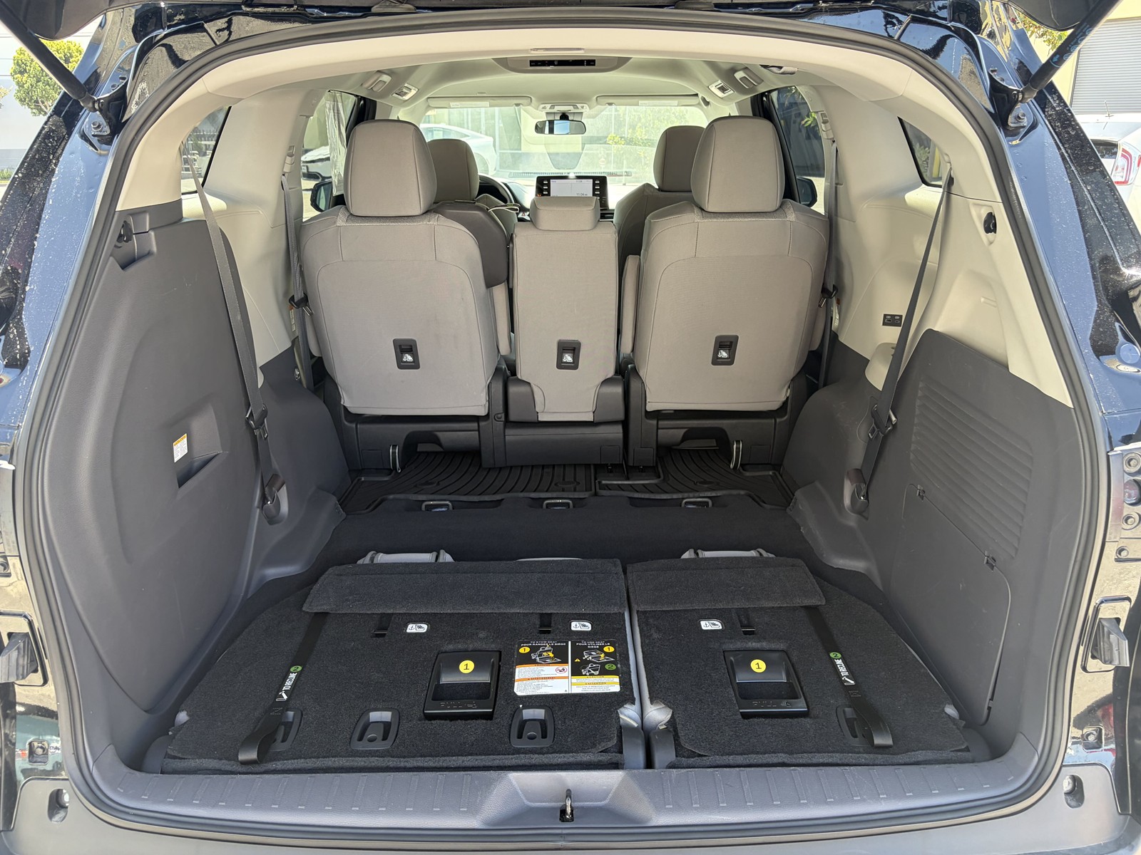 2022 Toyota Sienna LE - Photo 40