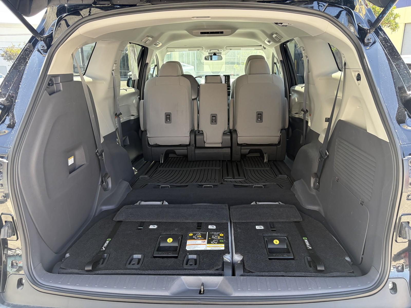 2022 Toyota Sienna LE - Photo 41