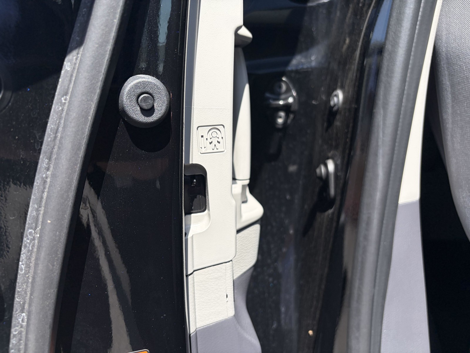 2022 Toyota Sienna LE - Photo 16