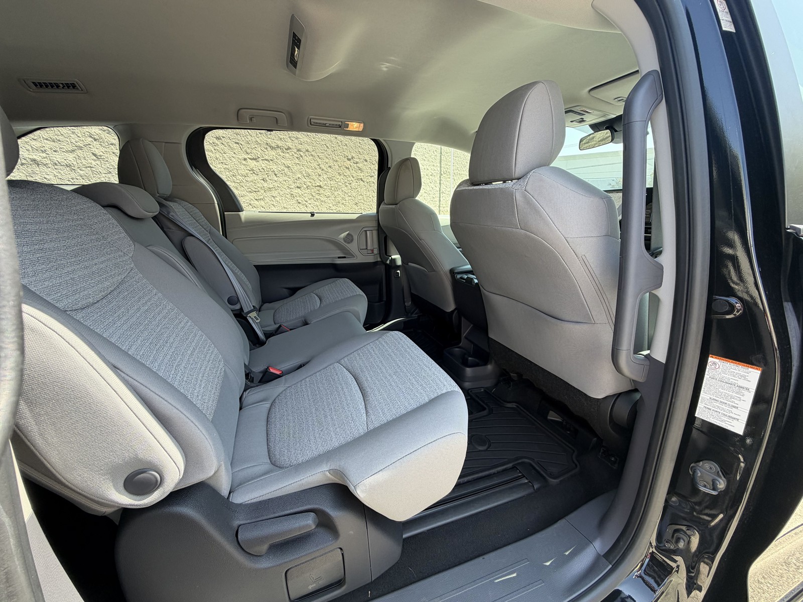 2022 Toyota Sienna LE - Photo 30
