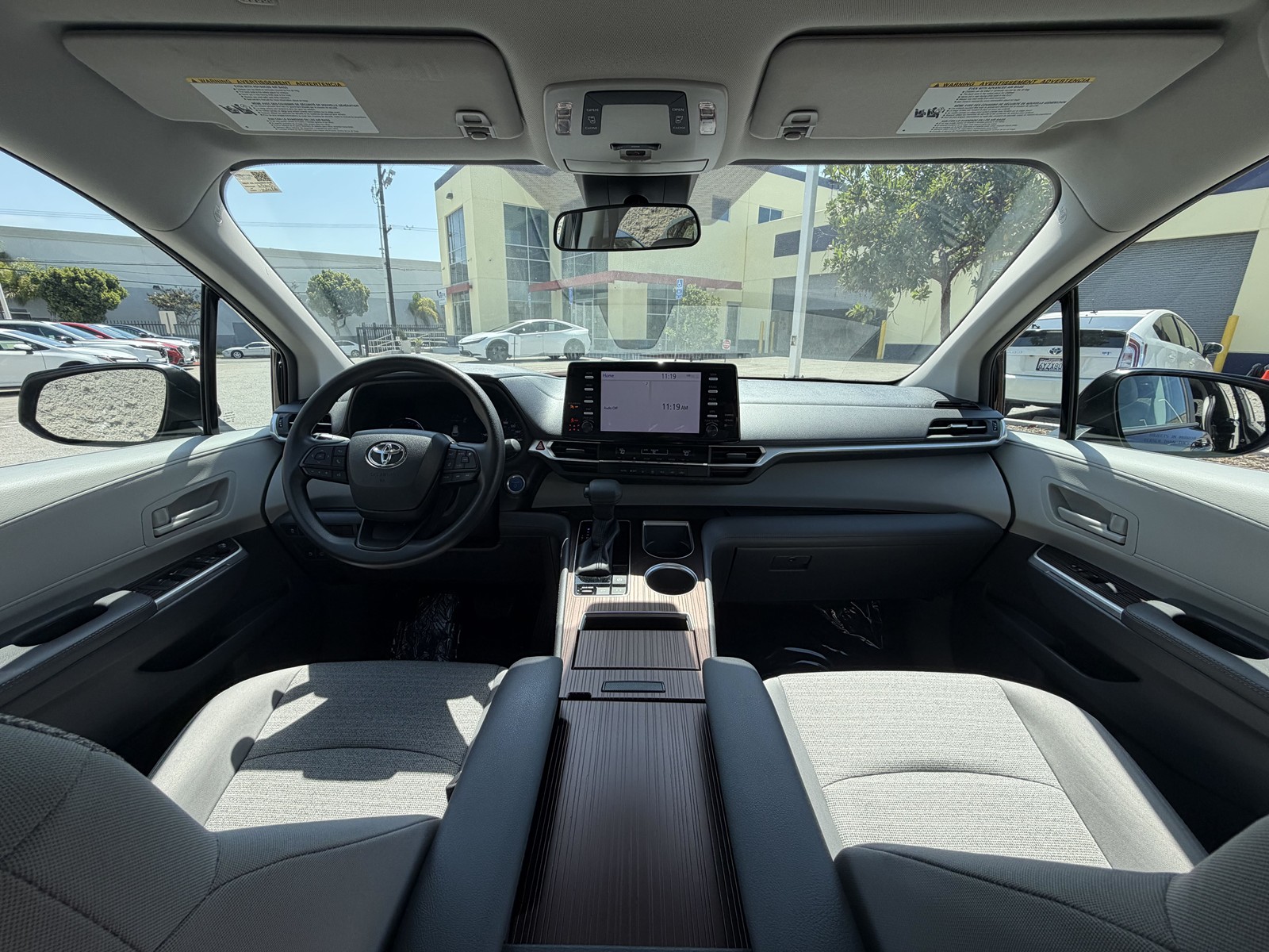 2022 Toyota Sienna LE - Photo 44