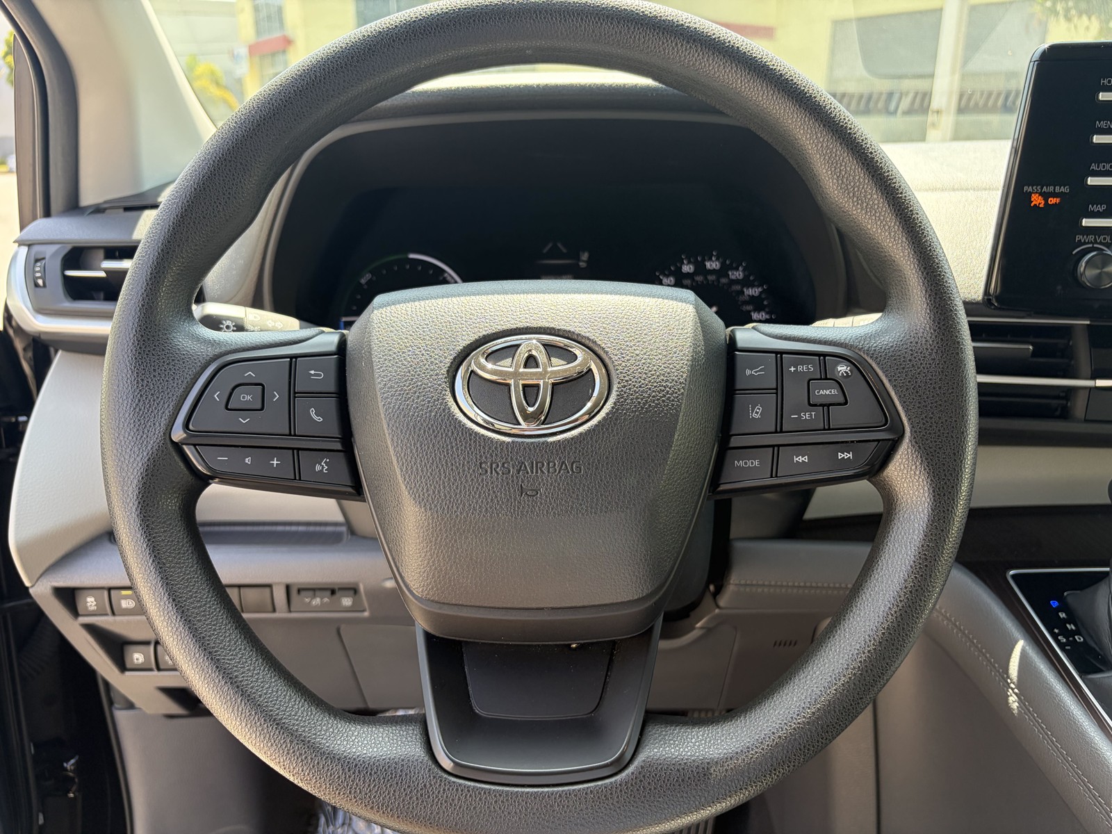 2022 Toyota Sienna LE - Photo 47
