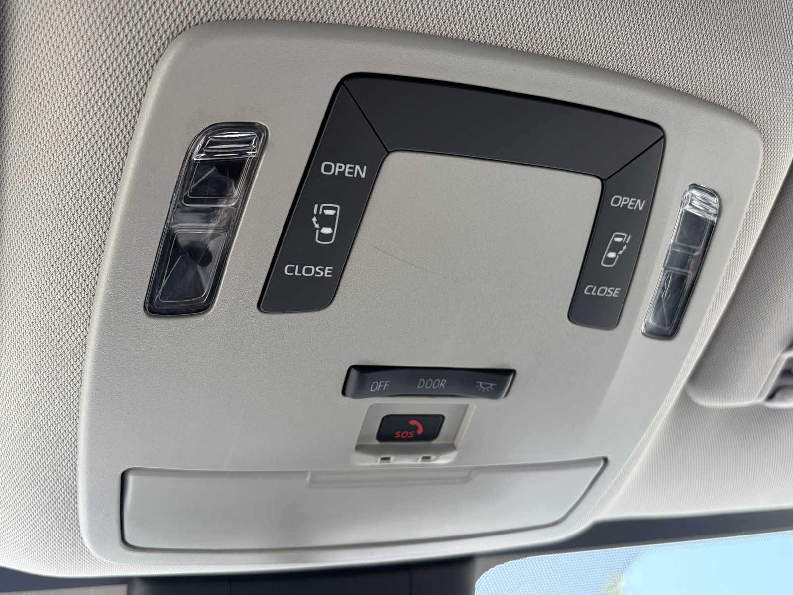 2022 Toyota Sienna LE - Photo 45