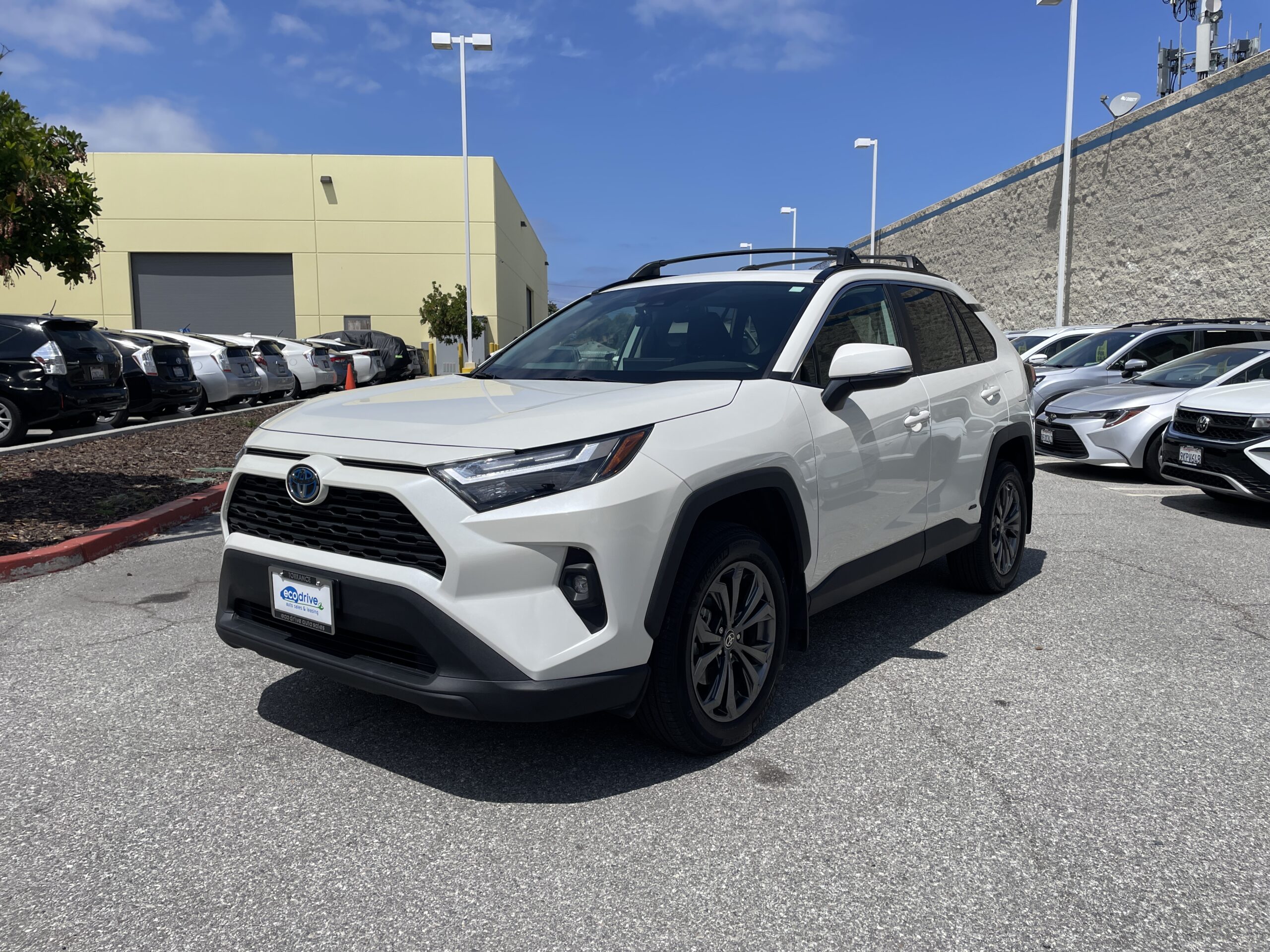 2022 Toyota RAV4 Hybrid XLE Premium AWD's photo